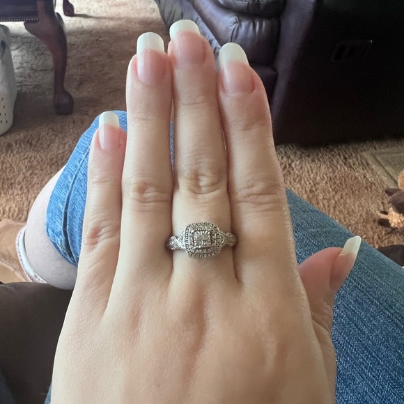 925 Sterling Silver Diamond Halo Setting Wedding
Engagement Ring. - Picture 4 of 17